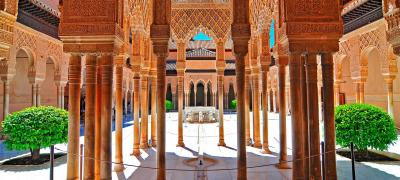 Patio de los leones la alhambra de granada